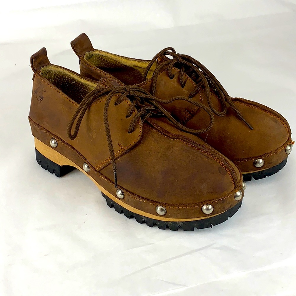 A boot shoes